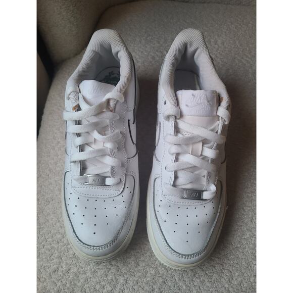 Nike Air Force 1 White Leather Sneakers Unisex Youth 6Y | Classic Low Top - Picture 1 of 6
